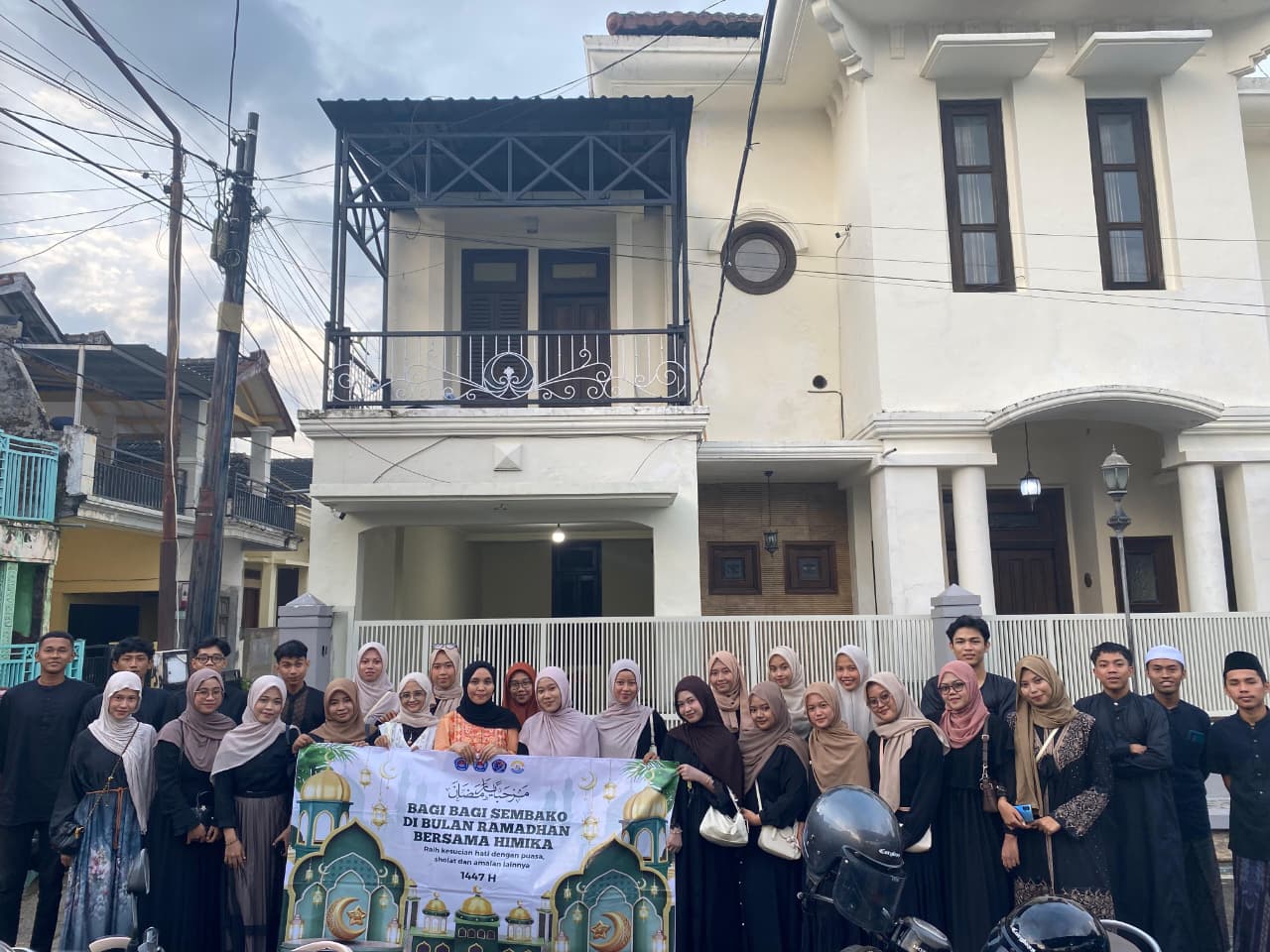 BAGI-BAGI SEMBAKO DAN BUKA BERSAMA HIMIKA 2026